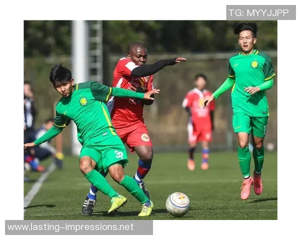 北京足球队边路渗透战术解析与实践探讨