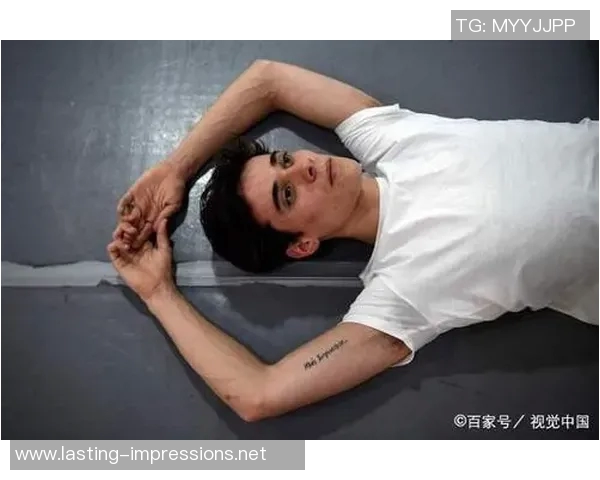 各国足球明星跨界唱歌展现多才多艺的魅力与激情