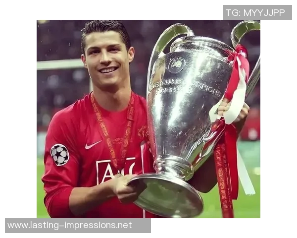 回顾足球传奇瞬间经典视频重温明星们的辉煌岁月与感动时刻 回顾足球传奇瞬间经典视频重温明星们的辉煌岁月与感动时刻