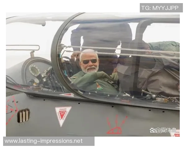 澳门风云足球明星汇聚激情与梦想展现绿茵场上的光辉瞬间 澳门风云足球明星汇聚激情与梦想展现绿茵场上的光辉瞬间