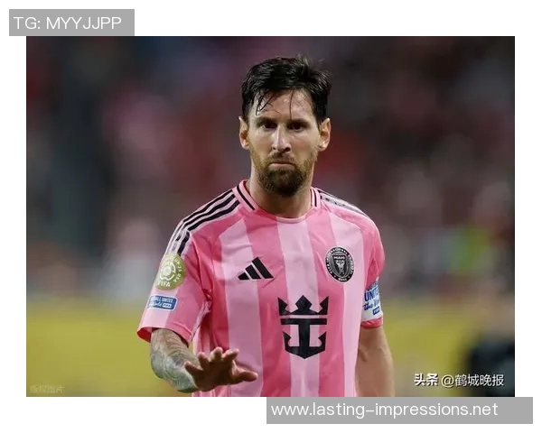 足球明星粉色头发女生的时尚魅力与青春活力展现 足球明星粉色头发女生的时尚魅力与青春活力展现