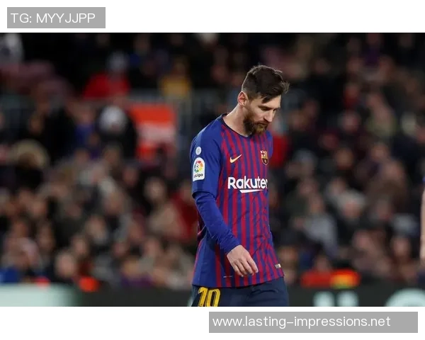 足球明星西服穿搭解析时尚魅力与运动气息的完美结合 足球明星西服穿搭解析时尚魅力与运动气息的完美结合