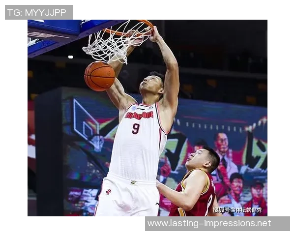 重庆足球队以60分领跑精英赛积分榜展现强劲实力与竞争优势 重庆足球队以60分领跑精英赛积分榜展现强劲实力与竞争优势